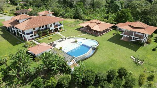 Hotel Casona Montanesa Quind�o Eje Cafetero