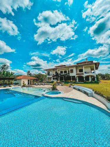 Hotel Casona Montanesa Quind�o Eje Cafetero