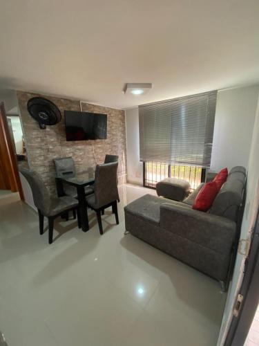 Comodo Apartamento
