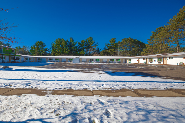 Motel Oyo Hotel Tomahawk - Lake Mohawksin
