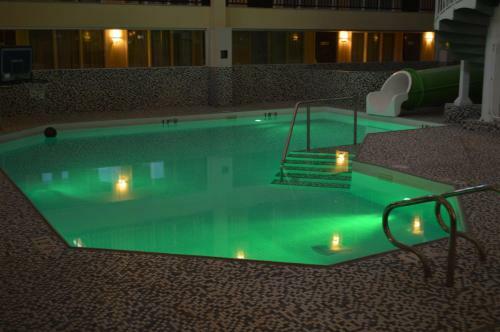 Hotel Nisku Inn And Conference Centre