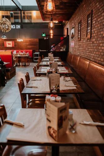 Hotel Nisku Inn And Conference Centre