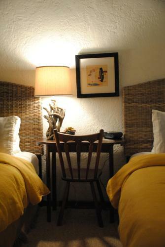 Old Taos Guesthouse B&B