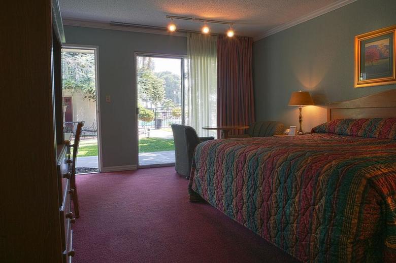 Motel Lamp Liter Inn