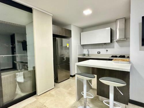 Apartamento 1101 El Poblado! Two Balconies & A Beautiful View