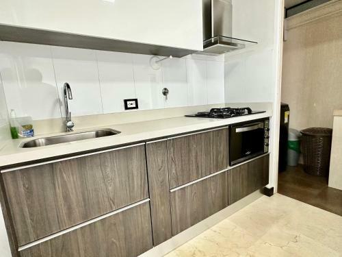 Apartamento 1101 El Poblado! Two Balconies & A Beautiful View