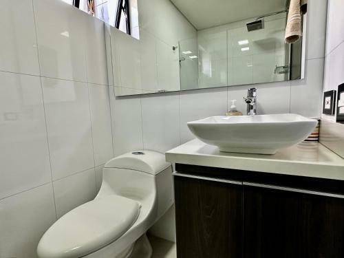 Apartamento 1101 El Poblado! Two Balconies & A Beautiful View