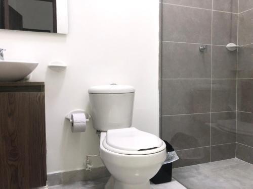 Apartamento C�modo , C�ntrico Y Bien Ubicado Apto 402