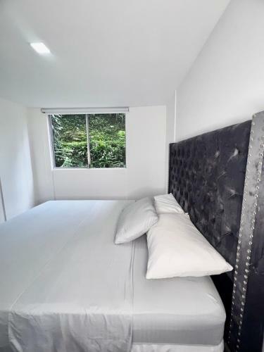 Apartamento Central En Altos Del Poblado Para Estancias Largas