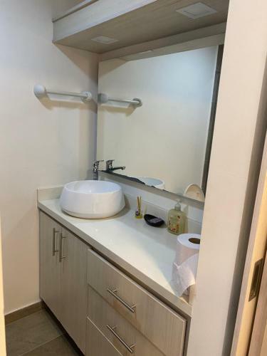 Apartasuite Moderna - En El Coraz�n Del Poblado Medell�n