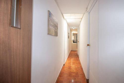 �casa Con Parqueadero! Hogare�a Y Vacacional