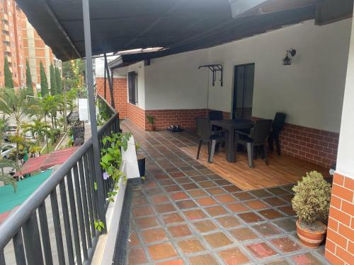 Hostal Linda Y Grande Room En El Parque De Laureles
