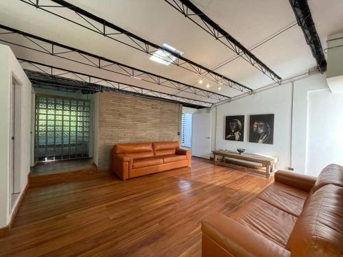 Espacioso Apartamento Con Jacuzzi En El Poblado