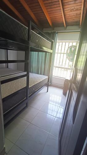 Casa C�moda, Cerca Parque Acu�tico En Medellin