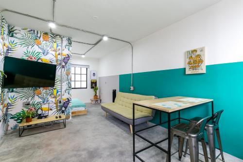 Apartamento Studios Amarillo-morado-ocre