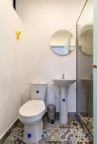Apartamento Studios Amarillo-morado-ocre