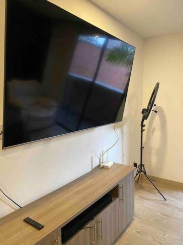 Apartment In The Poblado, Close To Lleras Park