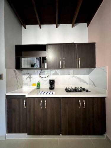 Theluxe Apartaestudio Laureles 8