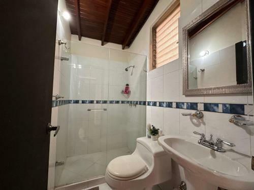 Apartamento Casa Para 16 Personas Laureles