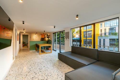 Apartamento Con Balc�n, El Poblado (manila)