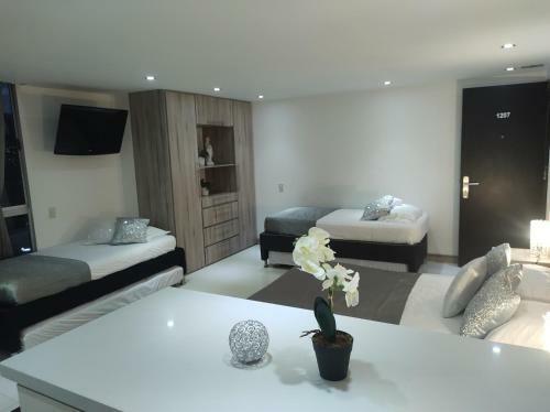 Apartamento El Poblado Ed La Frontera