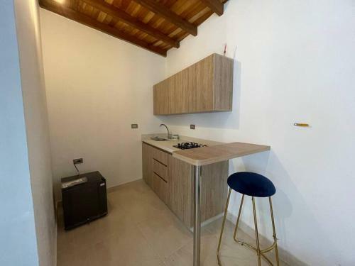 Aparta Estudio Laureles 305