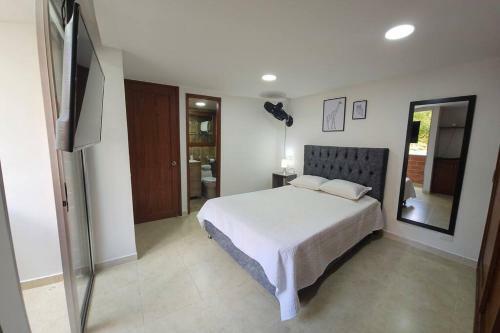 Apartamento Full En Medell�n, Loma De Los Bernal