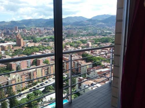 Apartamento Flat Iluminado/vista A La Ciudad/metro Cerca