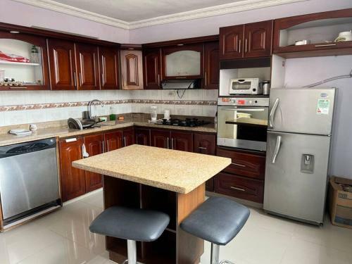 Casa De Lujo Muy Ampl�a Con Ubicaci�n Privilegiada