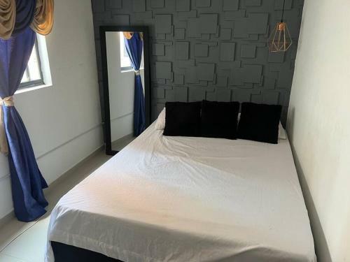 Casa De Lujo Muy Ampl�a Con Ubicaci�n Privilegiada