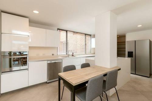 Villa Provenza Luxury Penthouse ? Pvt. Rooftop ? Jacuzzi