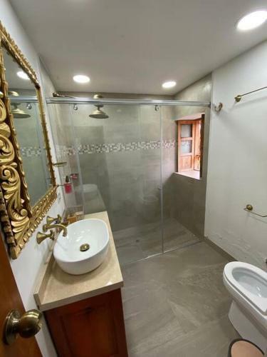 Linda Casa Colonial Remodelada