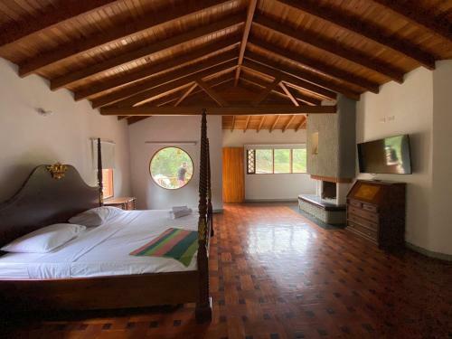 Lodge El Lago Hotel