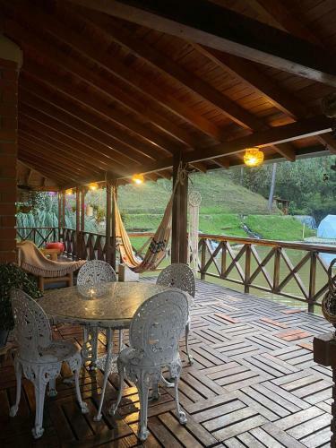 Lodge El Lago Hotel
