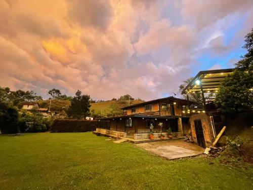 Casa Finca Con Jacuzzi En Guarne Antioquia
