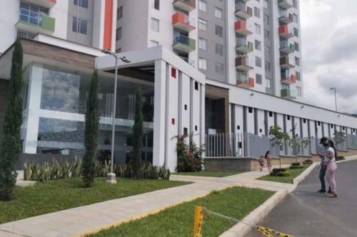 Apartamento Nuevo. Vista A Monta�as