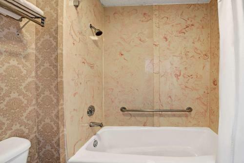 Motel Super 8 By Wyndham Dallas South