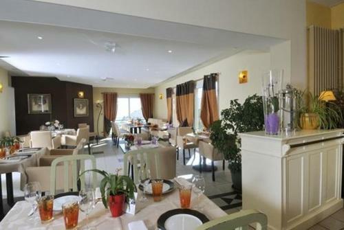Hotel Logis H�tel De La Tour