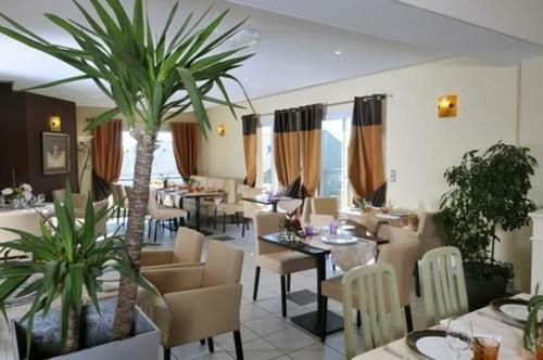 Hotel Logis H�tel De La Tour