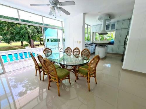 Hermosa Casa En El Pe�on