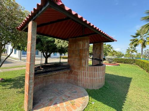 Casa Condominio Flandes / Giradot
