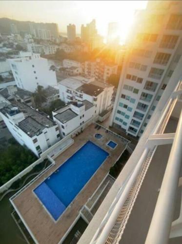 Apartamento En El Rodadero-piscina-jacuzzi-wifi