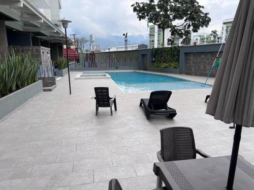 Modern Pent House Apartment, Close To Everything