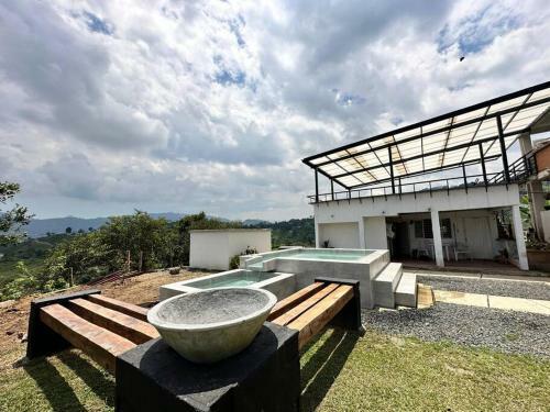 Villa Mercy, Finca Con Jacuzzi Cerca A Pereira
