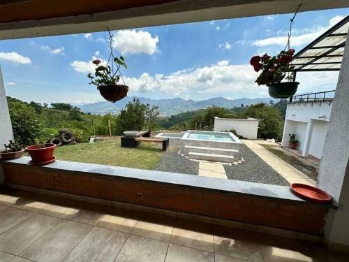 Villa Mercy, Finca Con Jacuzzi Cerca A Pereira