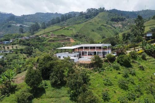 Villa Mercy, Finca Con Jacuzzi Cerca A Pereira