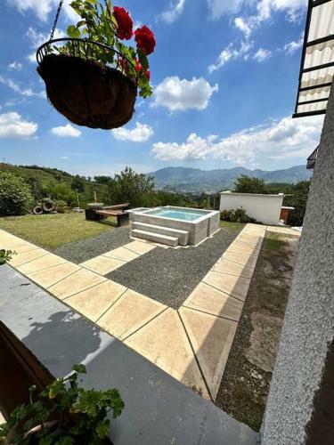 Villa Mercy, Finca Con Jacuzzi Cerca A Pereira