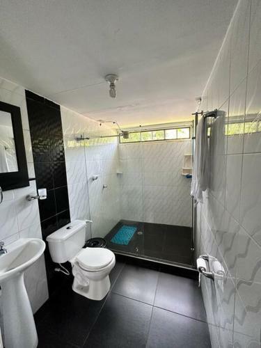 Villa Mercy, Finca Con Jacuzzi Cerca A Pereira