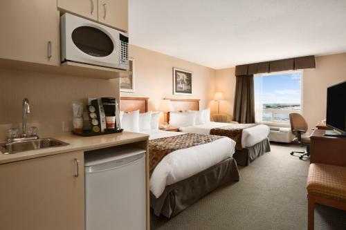 Hotel Ramada Inn & Suites