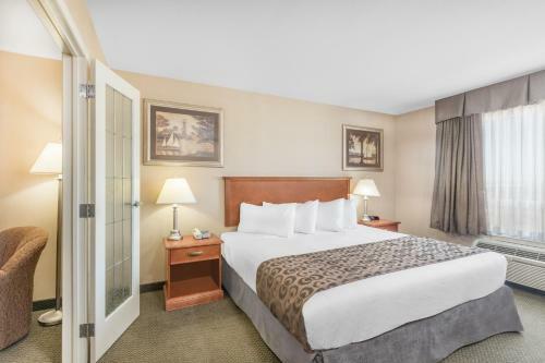 Hotel Ramada Inn & Suites